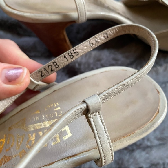 FERRAGAMO SLINGBACK PUMPS - Picture 9 of 10